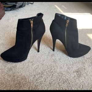 6” Black Heels 👠